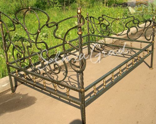 Кровать кованая